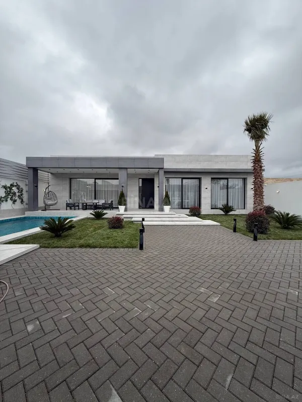 Satılır 5 otaqlı həyət evi 290 m²