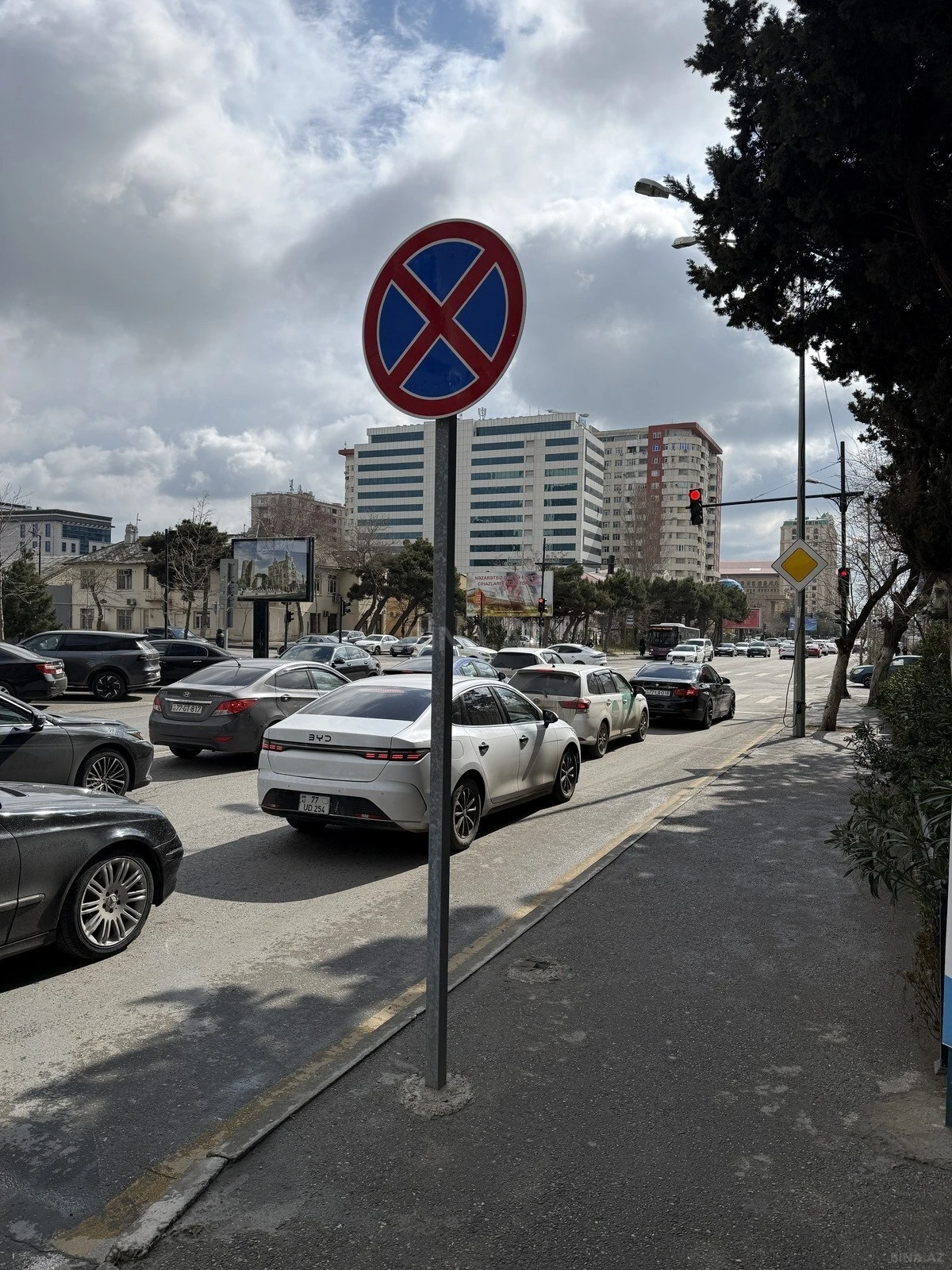 Kirayə verilir obyekt 65 m²