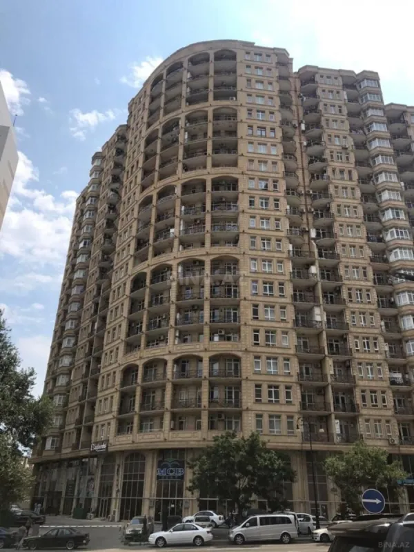 Satılır 3 otaqlı mənzil 125 m²