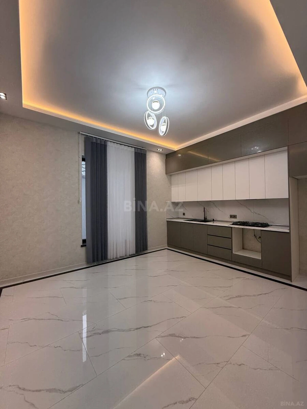 Satılır 6 otaqlı həyət evi 250 m²
