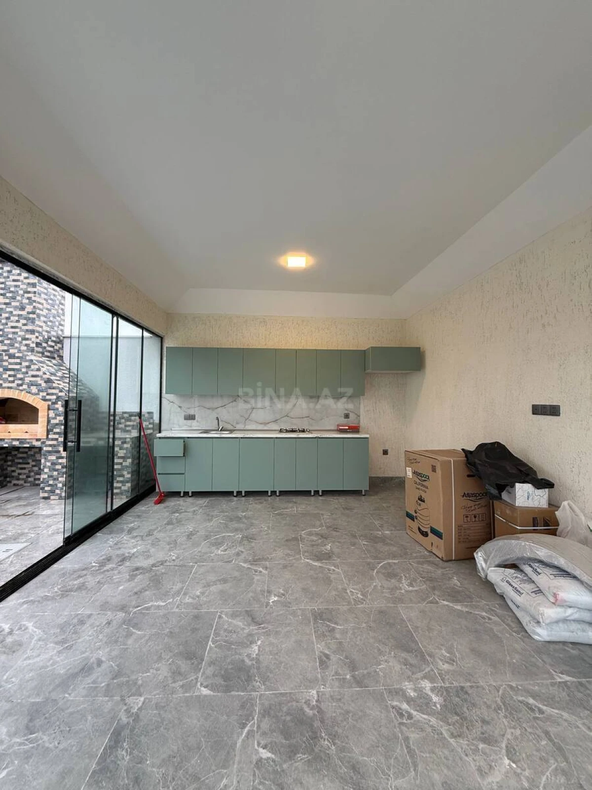 Satılır 6 otaqlı həyət evi 250 m²