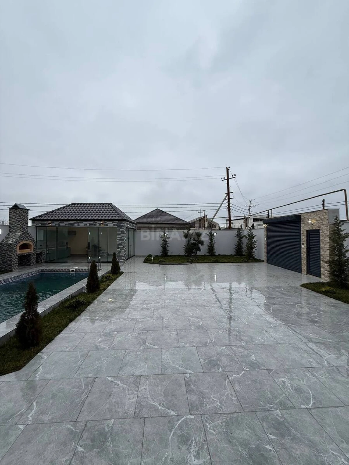 Satılır 6 otaqlı həyət evi 250 m²