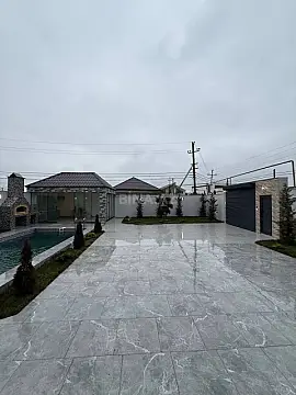 Satılır 6 otaqlı həyət evi 250 m²