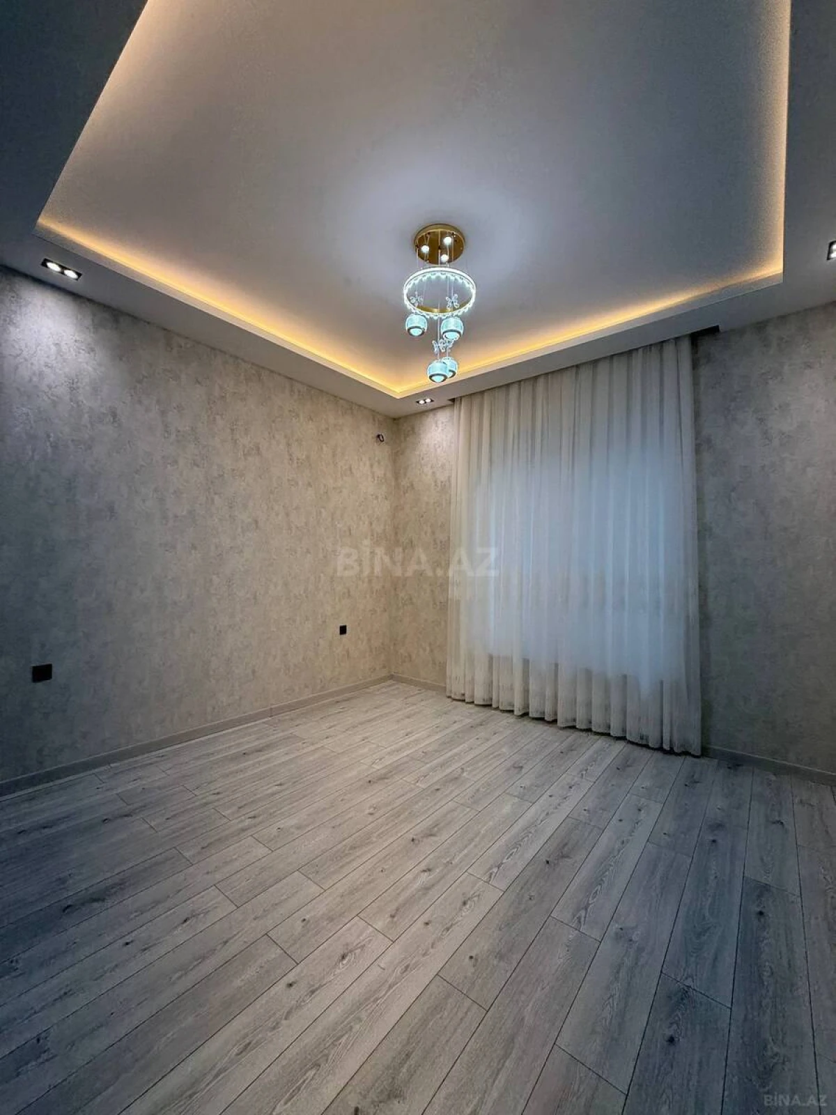 Satılır 6 otaqlı həyət evi 250 m²