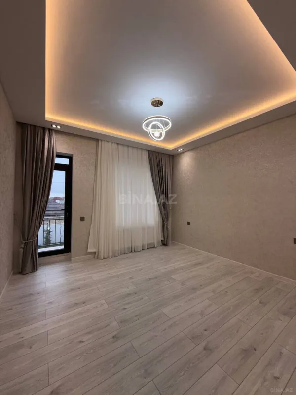 Satılır 6 otaqlı həyət evi 250 m²