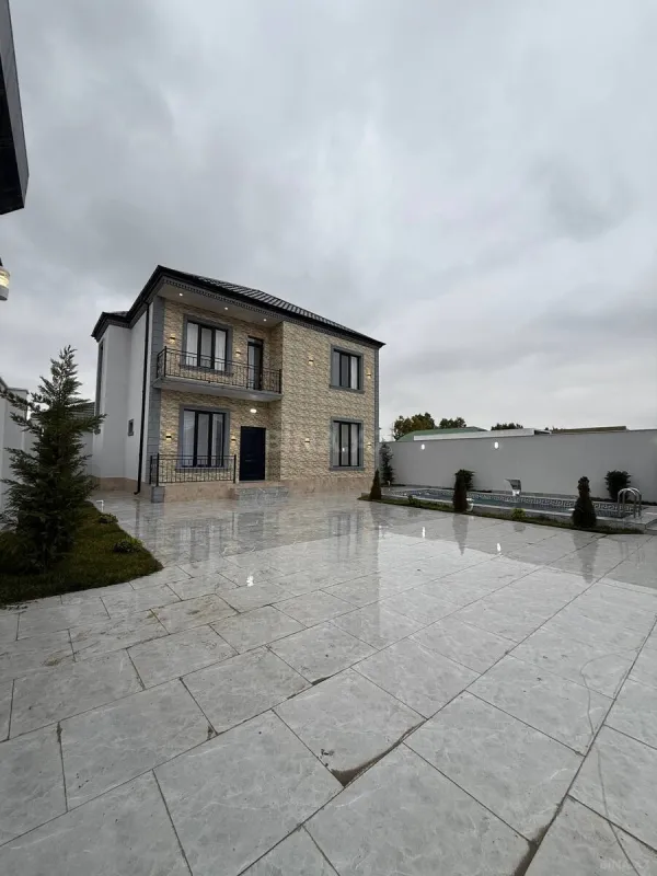Satılır 6 otaqlı həyət evi 250 m²