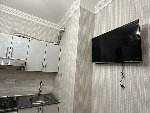 Kirayə verilir 2 otaqlı mənzil 75 m²