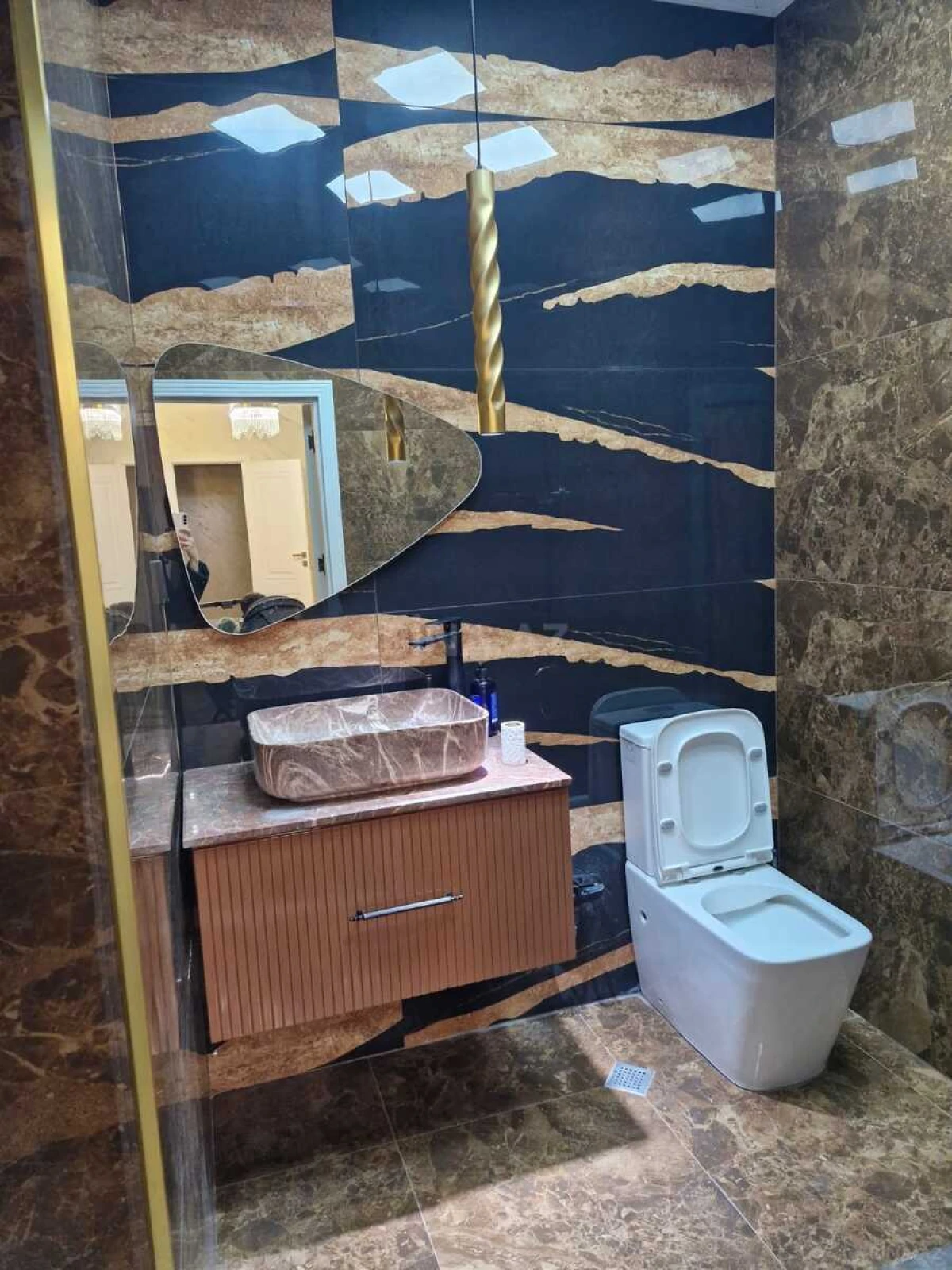 Kirayə verilir 2 otaqlı mənzil 80 m²