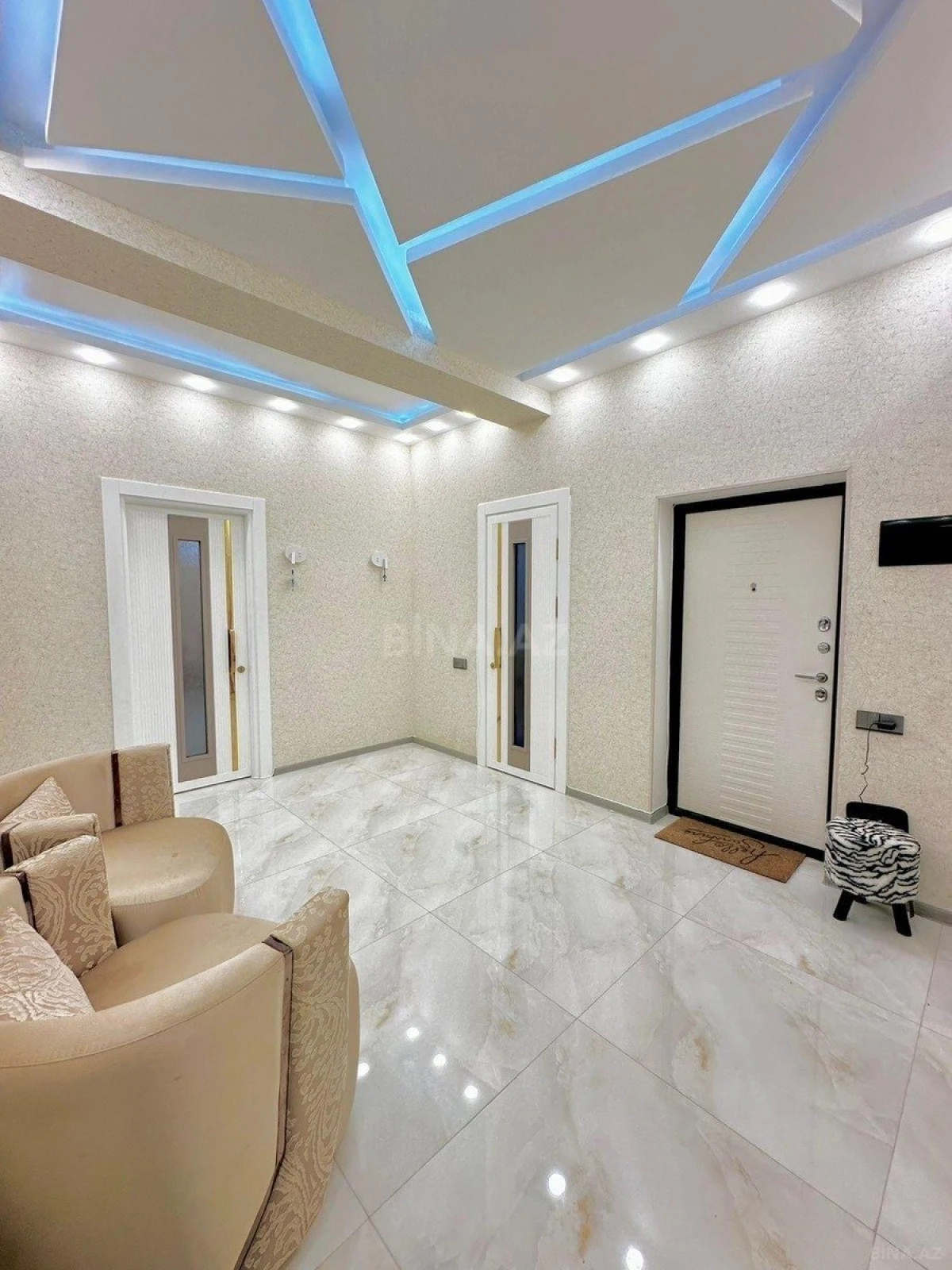 Kirayə verilir 3 otaqlı mənzil 140 m²
