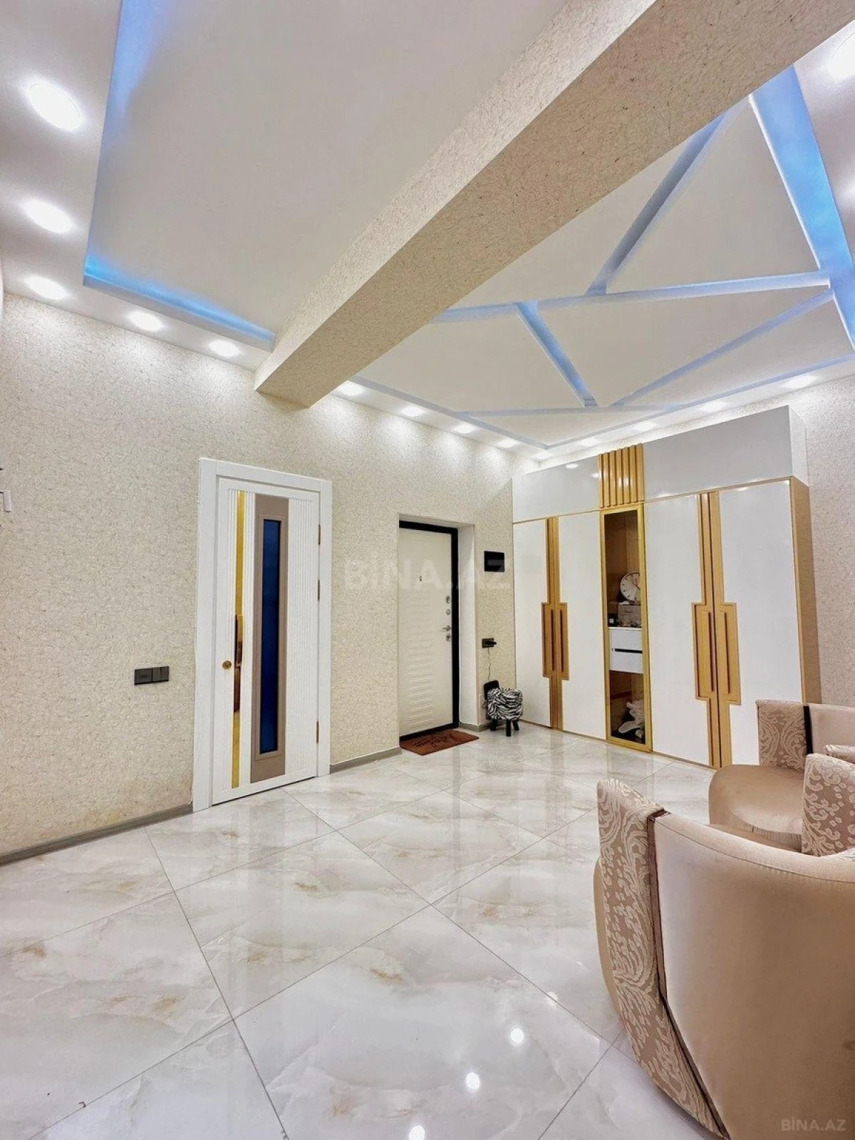 Kirayə verilir 3 otaqlı mənzil 140 m²