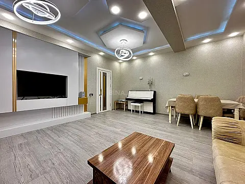 Kirayə verilir 3 otaqlı mənzil 140 m²