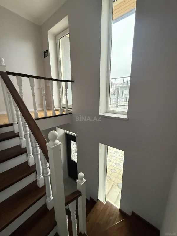 Satılır 4 otaqlı həyət evi 158 m²