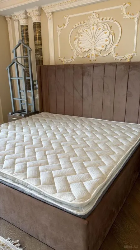 Satılır 3 otaqlı mənzil 178 m²