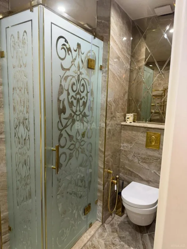 Satılır 3 otaqlı mənzil 178 m²