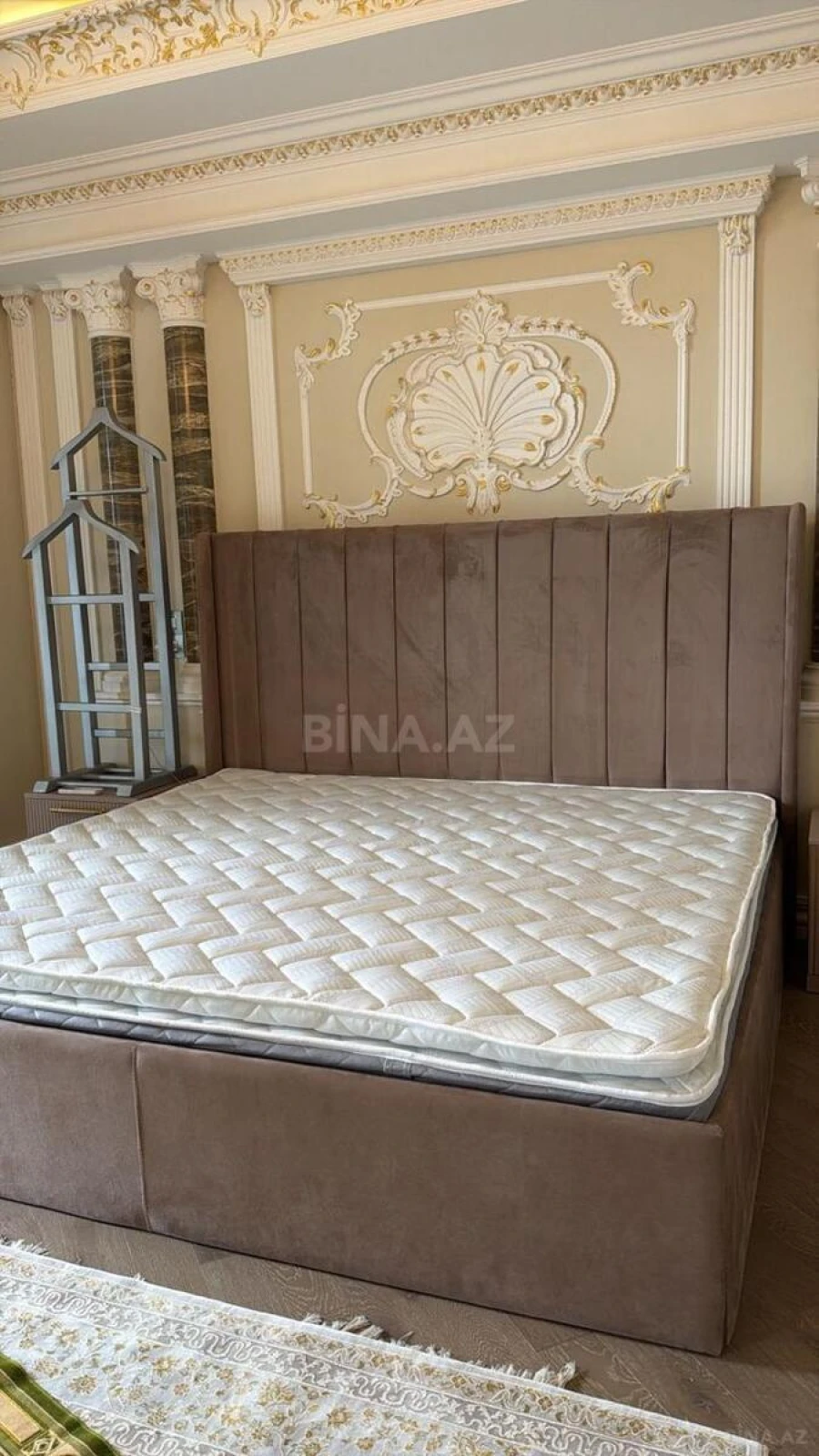 Satılır 3 otaqlı mənzil 178 m²