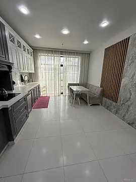 Satılır 5 otaqlı həyət evi 309 m²