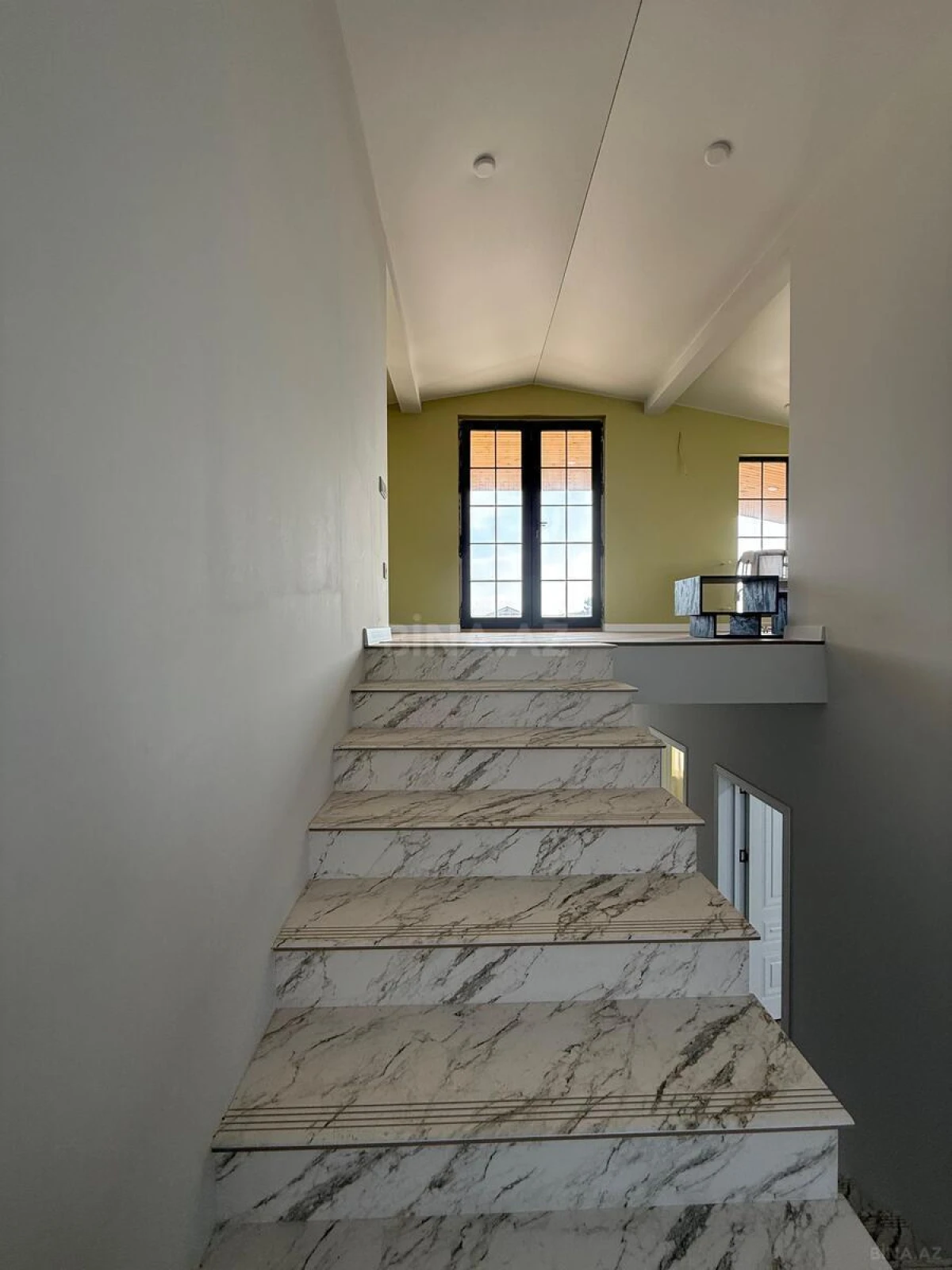 Satılır 5 otaqlı həyət evi 309 m²