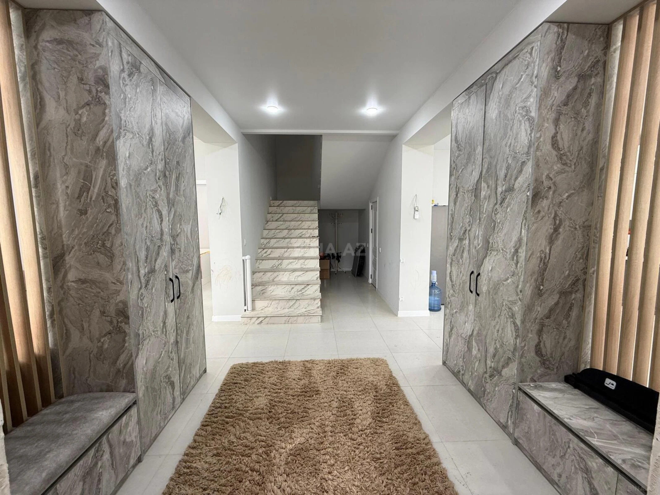 Satılır 5 otaqlı həyət evi 309 m²