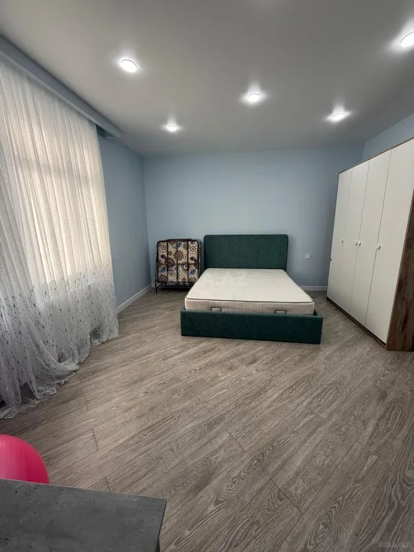 Satılır 5 otaqlı həyət evi 309 m²