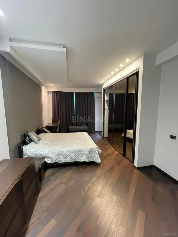 Kirayə verilir 3 otaqlı mənzil 140 m²
