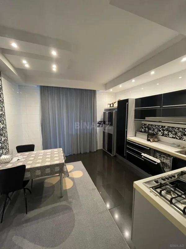 Kirayə verilir 3 otaqlı mənzil 140 m²