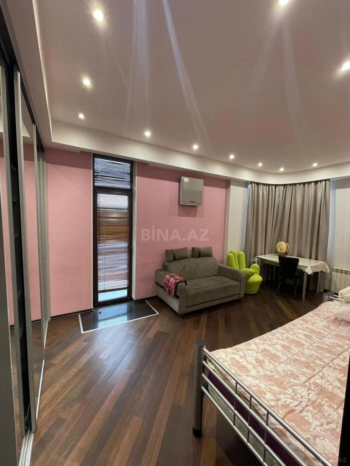 Kirayə verilir 3 otaqlı mənzil 140 m²