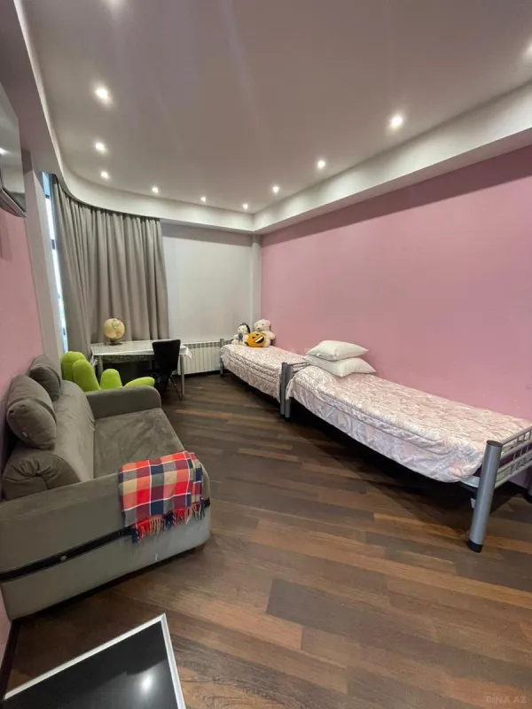 Kirayə verilir 3 otaqlı mənzil 140 m²