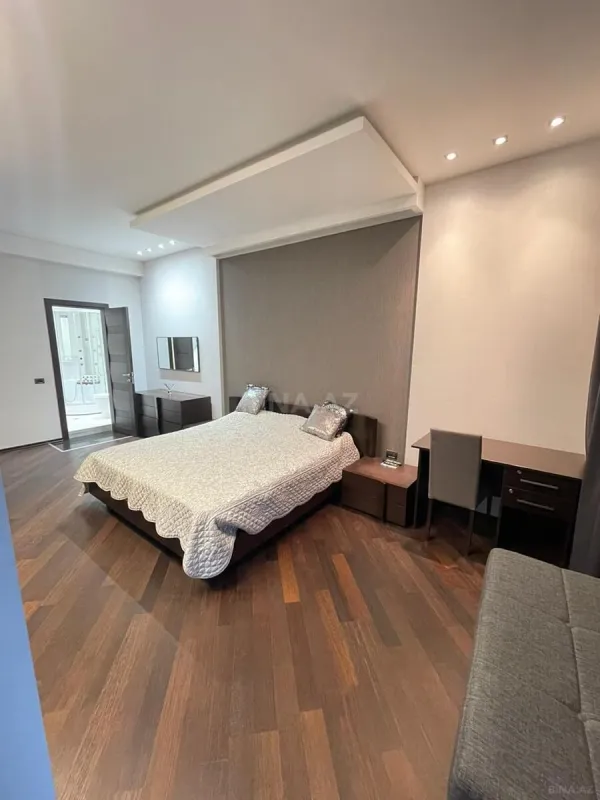 Kirayə verilir 3 otaqlı mənzil 140 m²