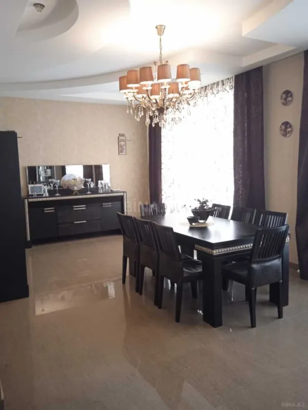Satılır 5 otaqlı həyət evi 340 m²