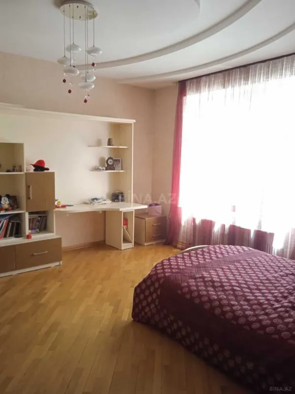 Satılır 5 otaqlı həyət evi 340 m²