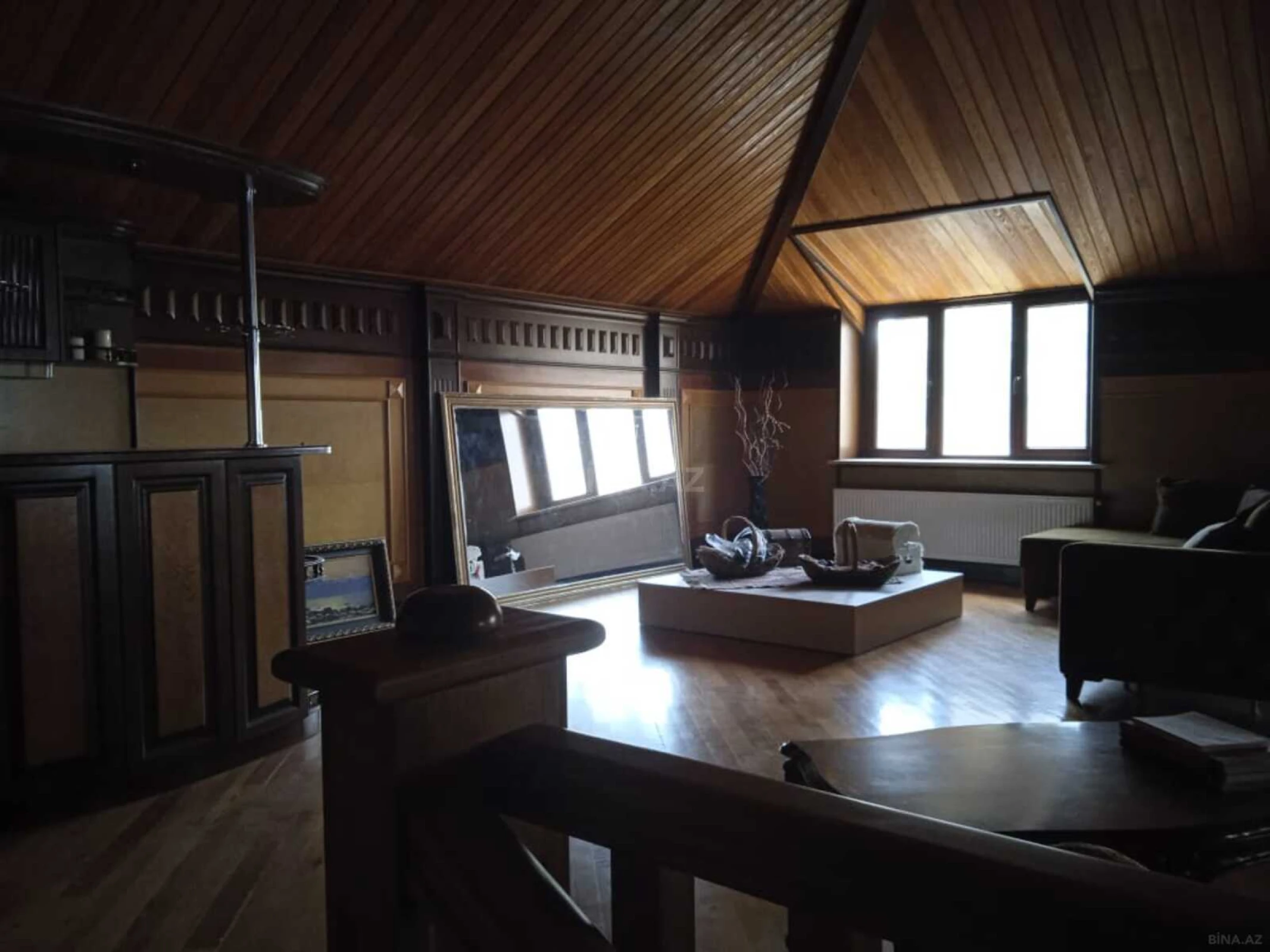 Satılır 5 otaqlı həyət evi 340 m²