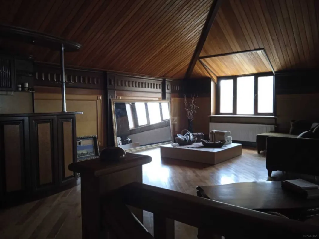 Satılır 5 otaqlı həyət evi 340 m²