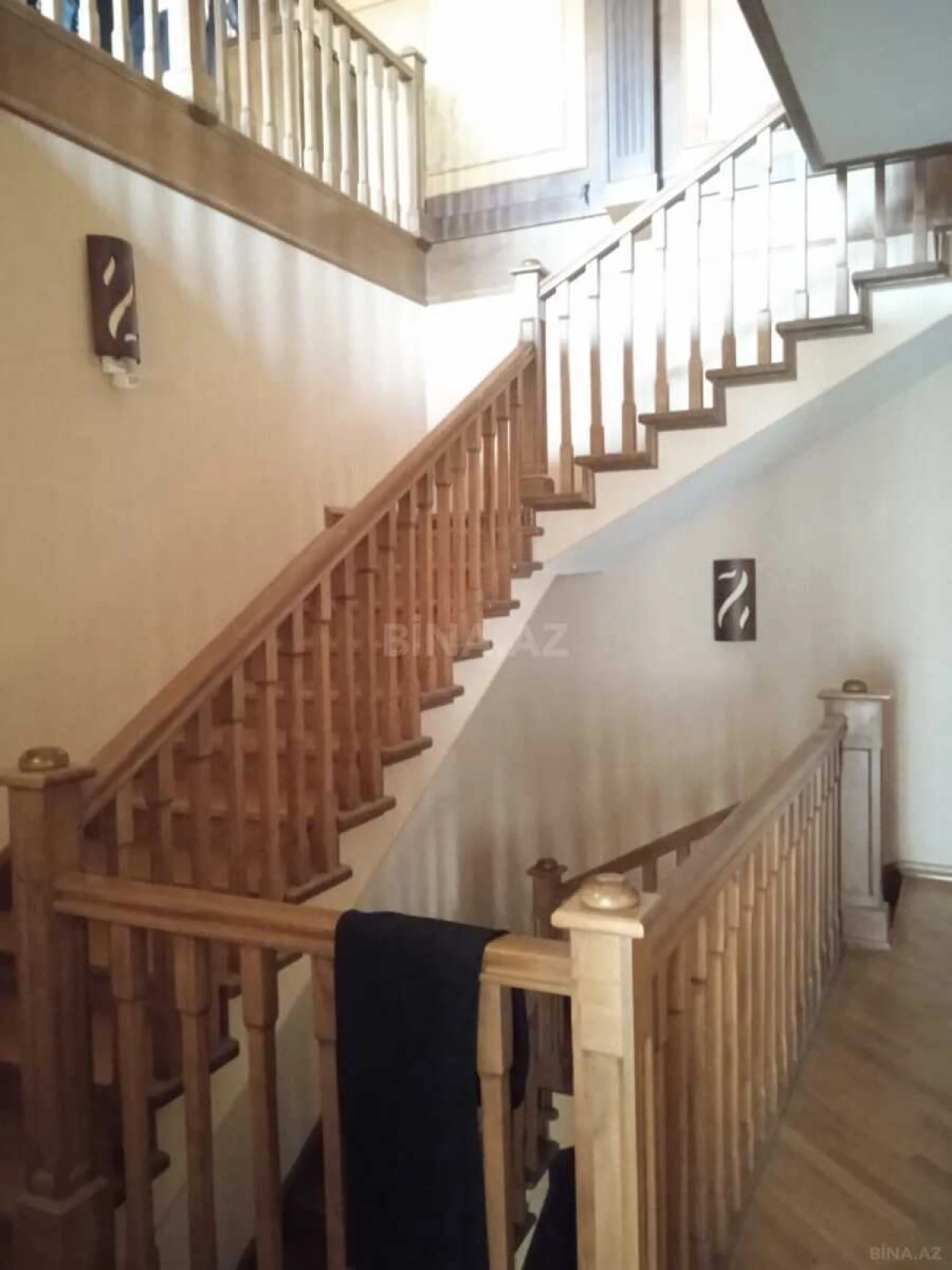 Satılır 5 otaqlı həyət evi 340 m²