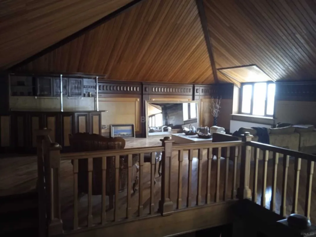 Satılır 5 otaqlı həyət evi 340 m²