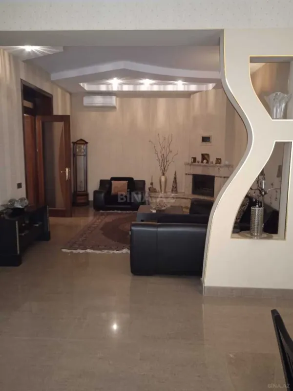 Satılır 5 otaqlı həyət evi 340 m²