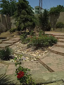 Satılır 5 otaqlı həyət evi 340 m²