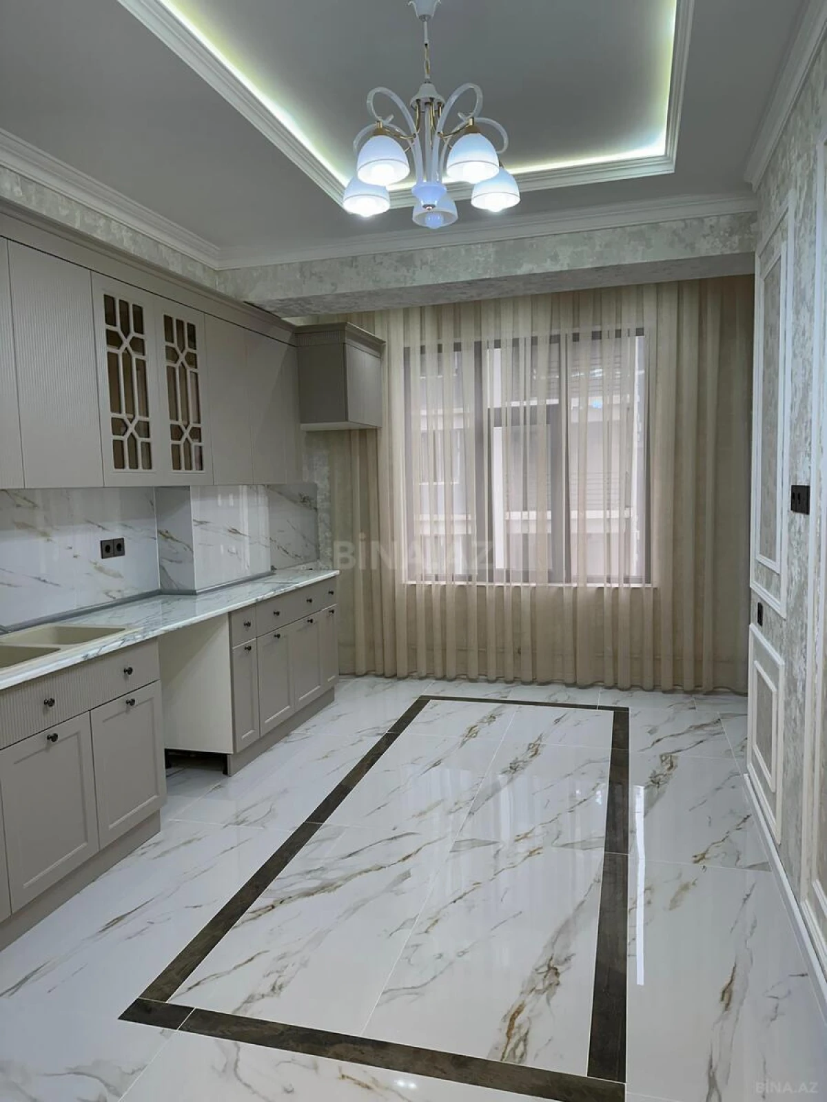 Satılır 3 otaqlı mənzil 110 m²