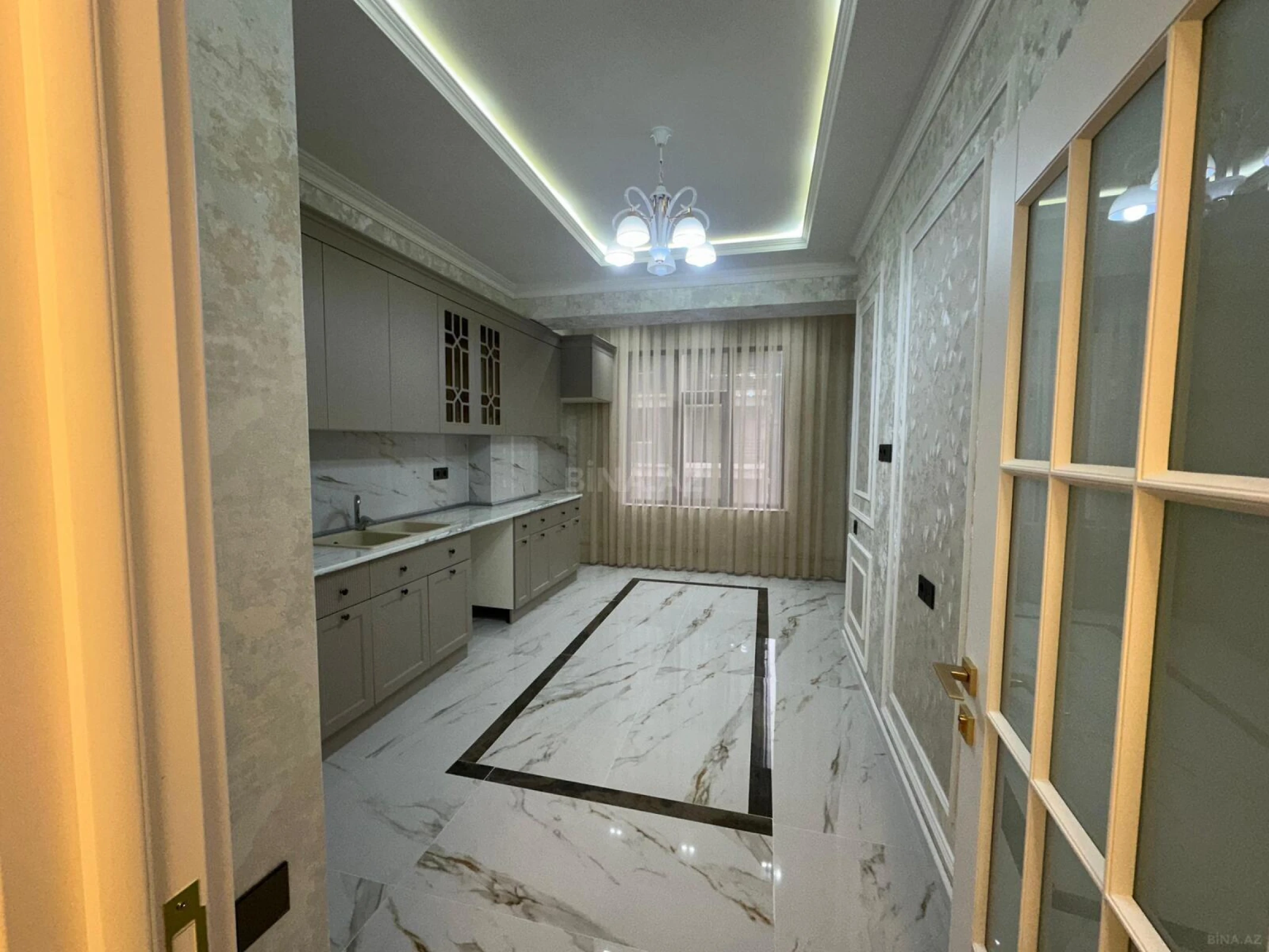 Satılır 3 otaqlı mənzil 110 m²
