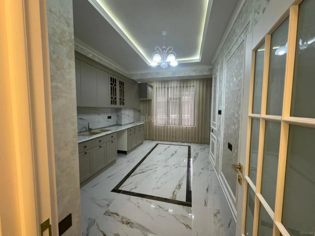 Satılır 3 otaqlı mənzil 110 m²