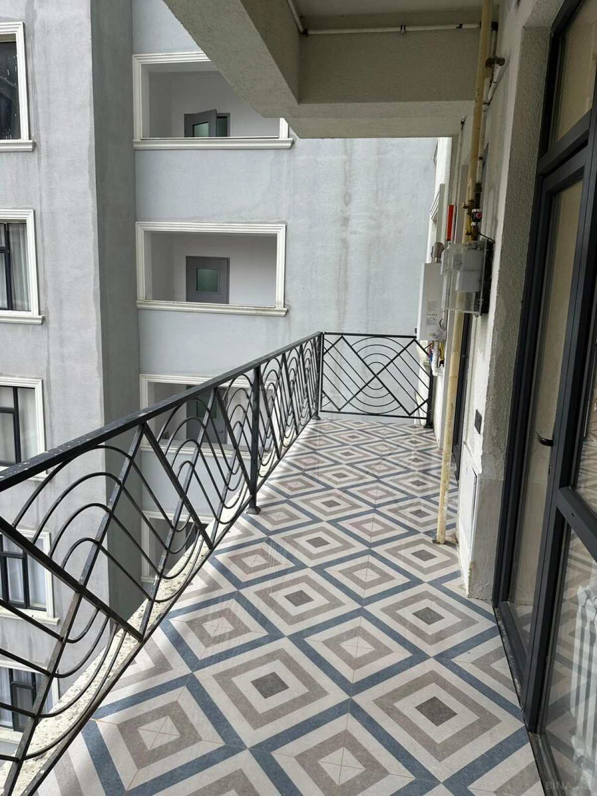 Satılır 3 otaqlı mənzil 110 m²