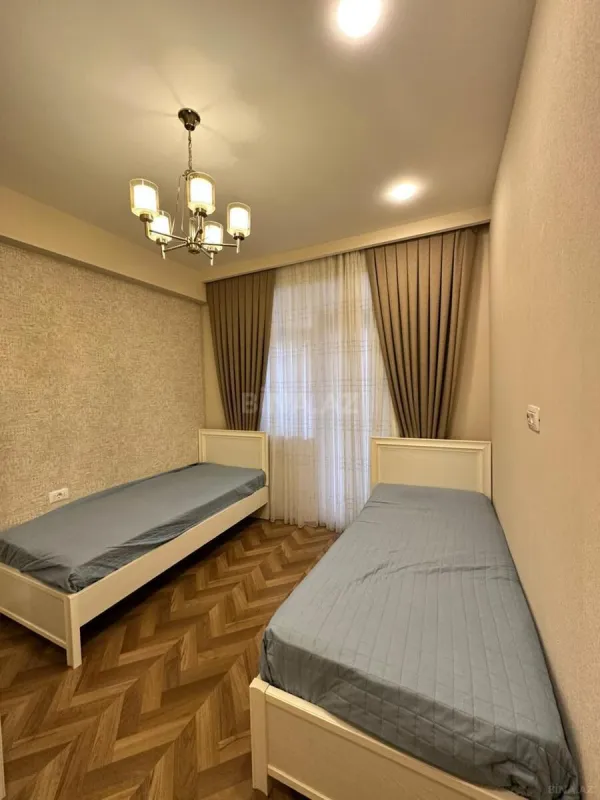 Satılır 3 otaqlı mənzil 104 m²