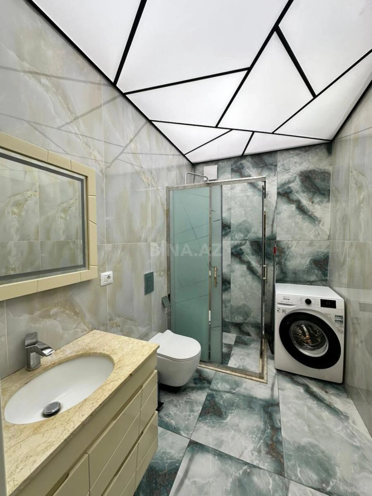 Satılır 3 otaqlı mənzil 104 m²