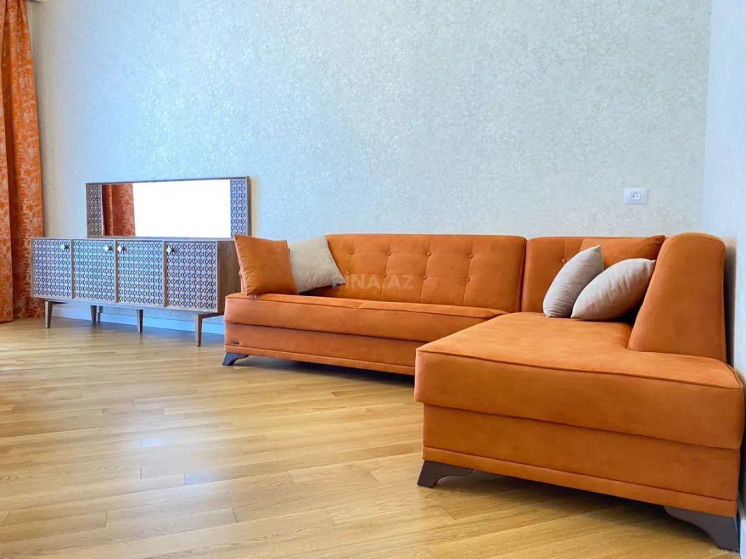 Kirayə verilir 2 otaqlı mənzil 90 m²