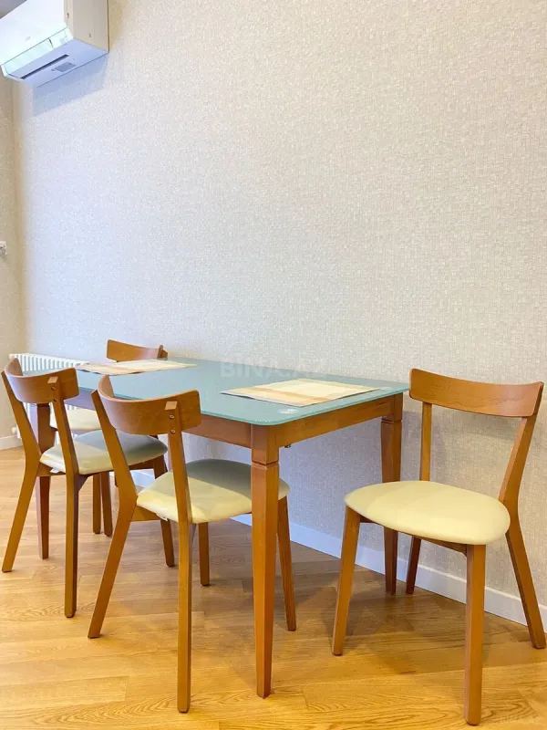 Kirayə verilir 2 otaqlı mənzil 90 m²