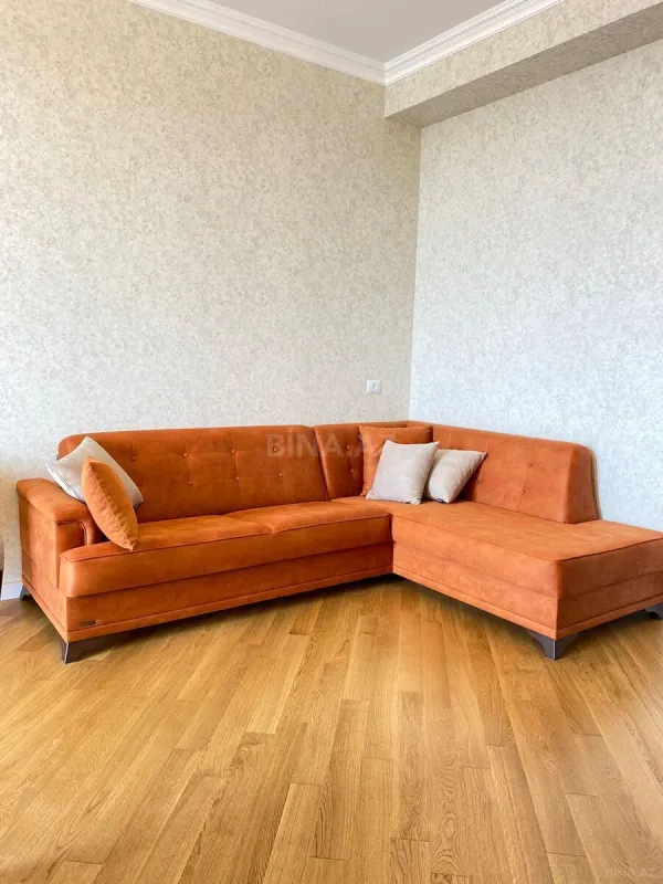 Kirayə verilir 2 otaqlı mənzil 90 m²