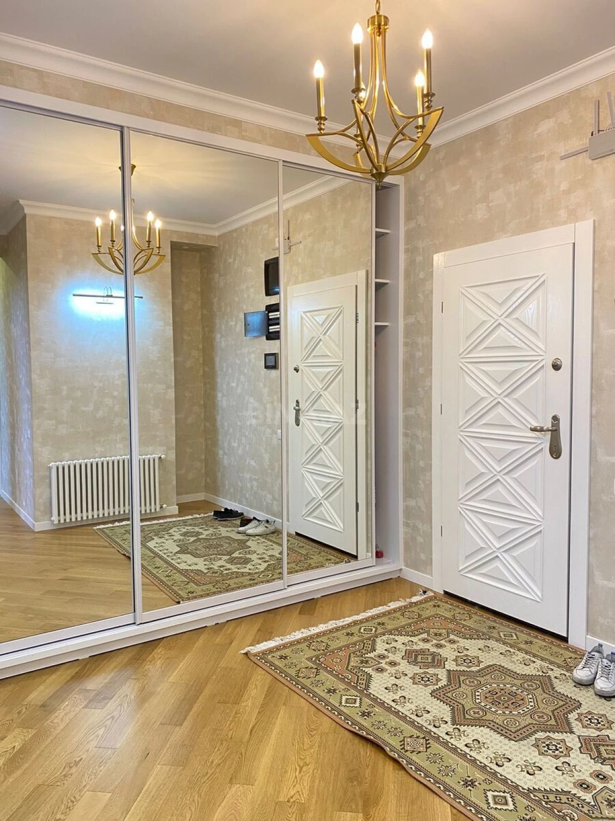 Kirayə verilir 2 otaqlı mənzil 90 m²
