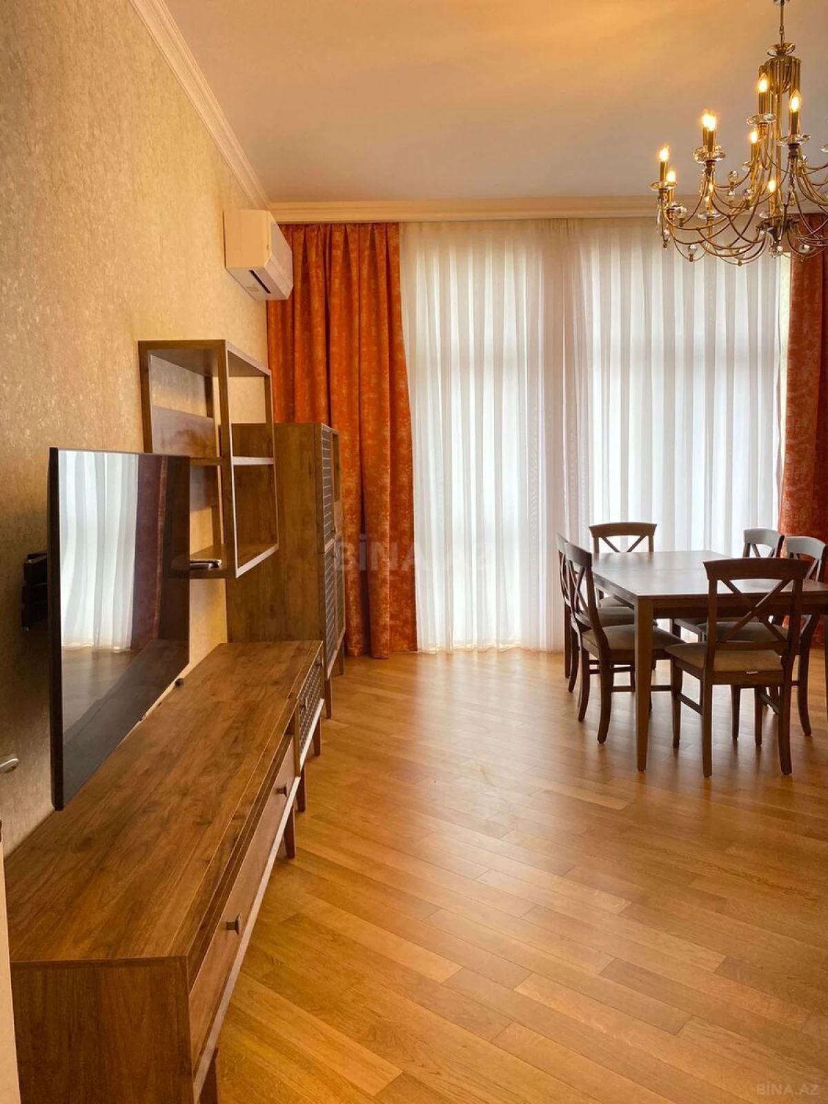 Kirayə verilir 2 otaqlı mənzil 90 m²