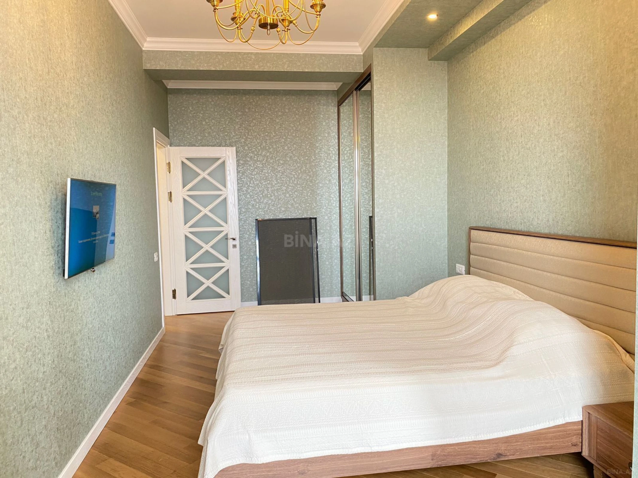 Kirayə verilir 2 otaqlı mənzil 90 m²