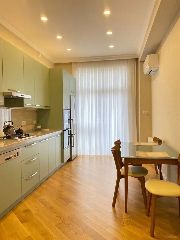 Kirayə verilir 2 otaqlı mənzil 90 m²