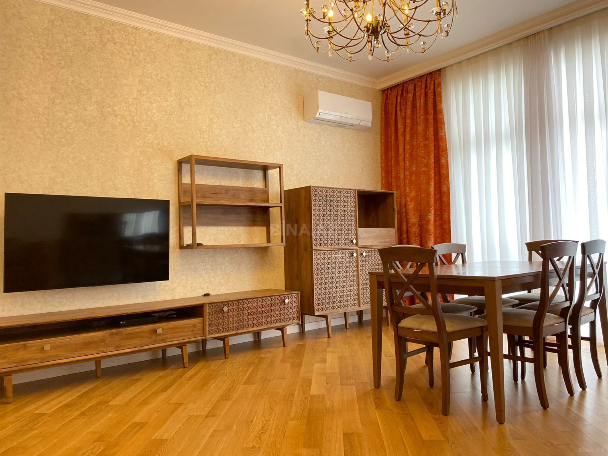 Kirayə verilir 2 otaqlı mənzil 90 m²